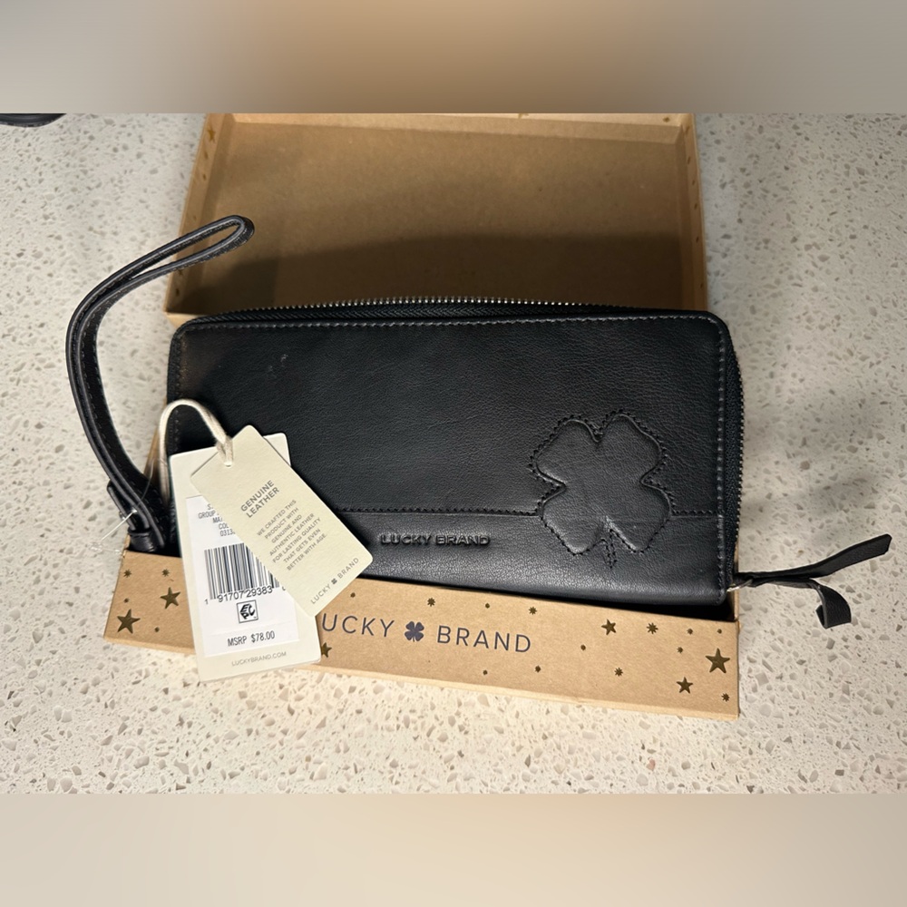black lucky brand wallet bag/ new